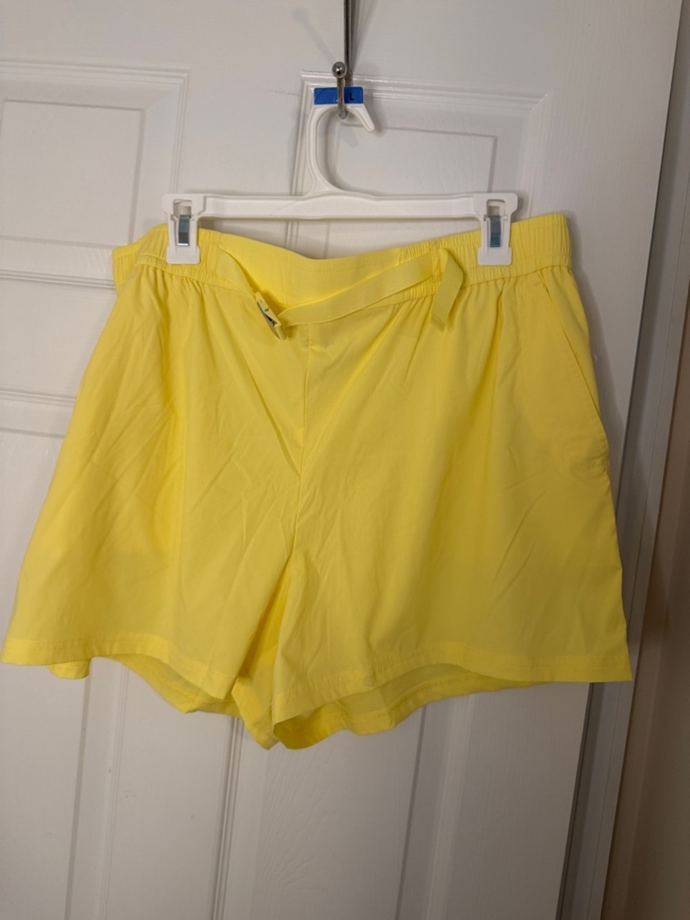 NWT Athleta Highland High Rise Utility Short – Citron Yellow